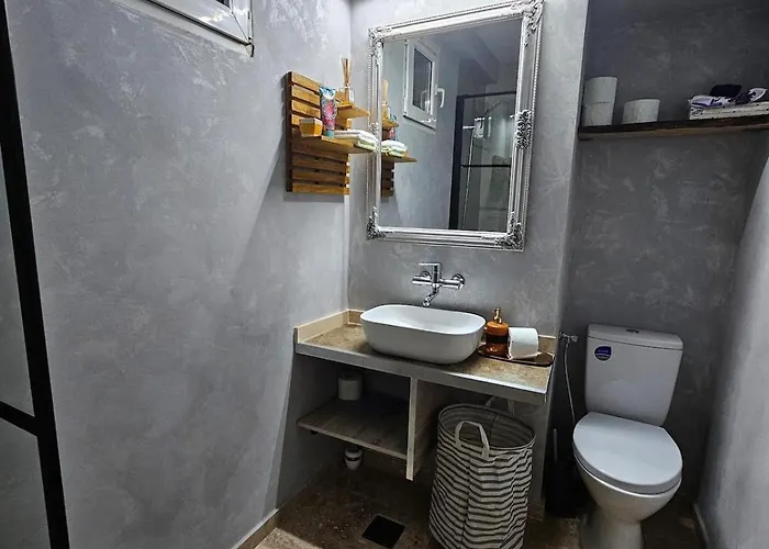 Apartment Central, Happy Wi Fi