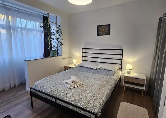 Daire Central, Happy Wi Fi Bükreş
